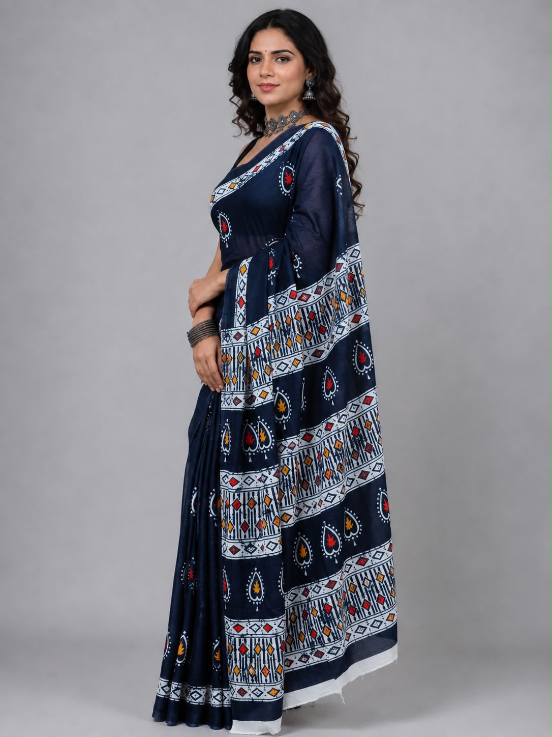 Parnika Greyish Black Print Cotton Saree
