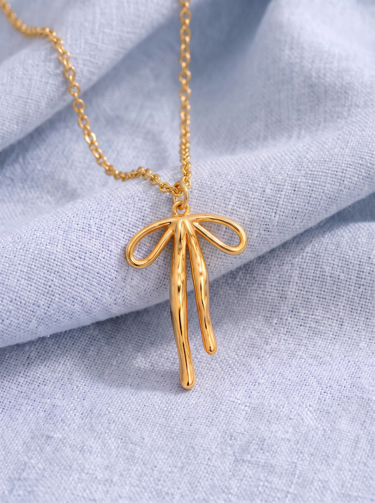 Bow Pendant Necklace