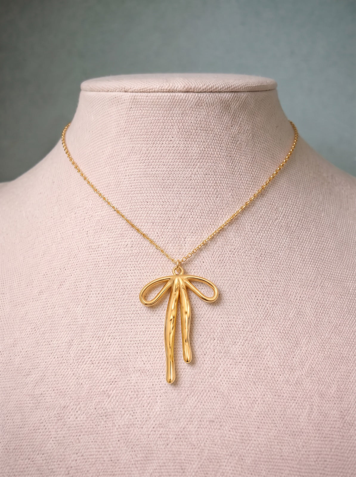 Bow Pendant Necklace