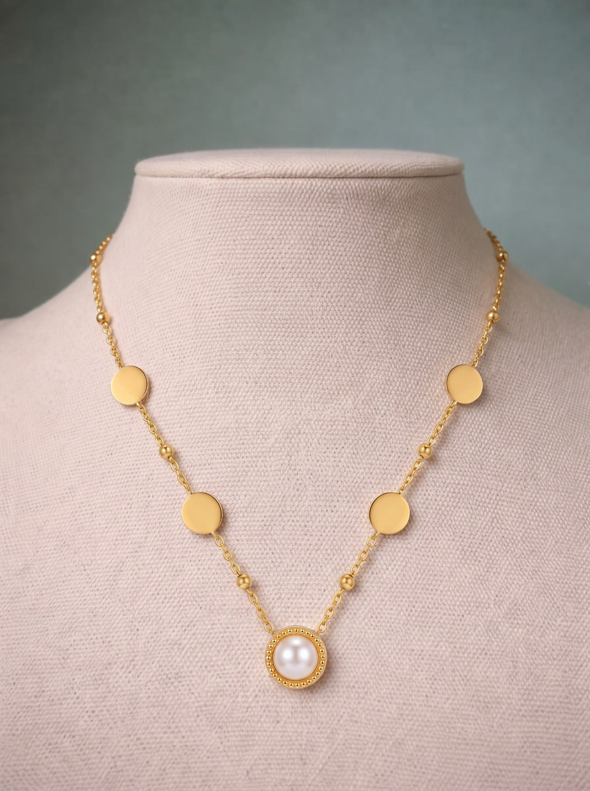 Nyla Gold Necklace