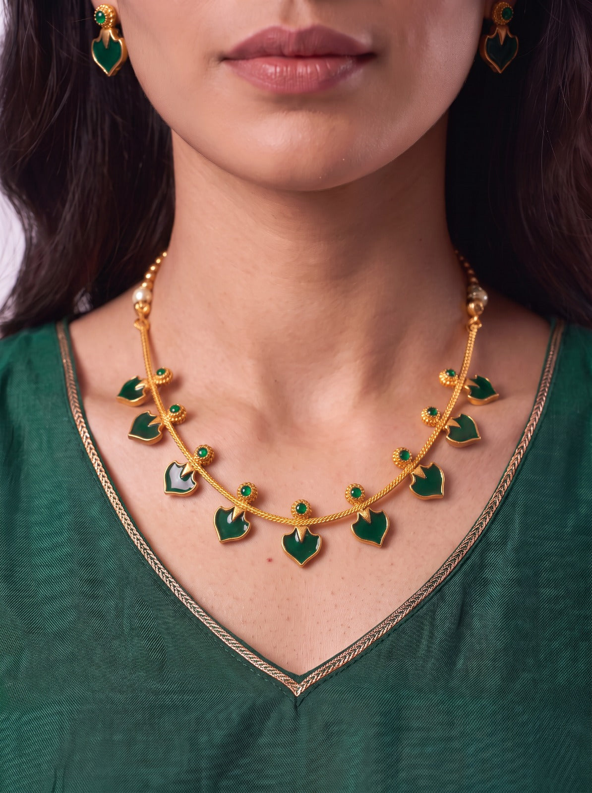 Simple Green Nagapada Necklace With Earrings
