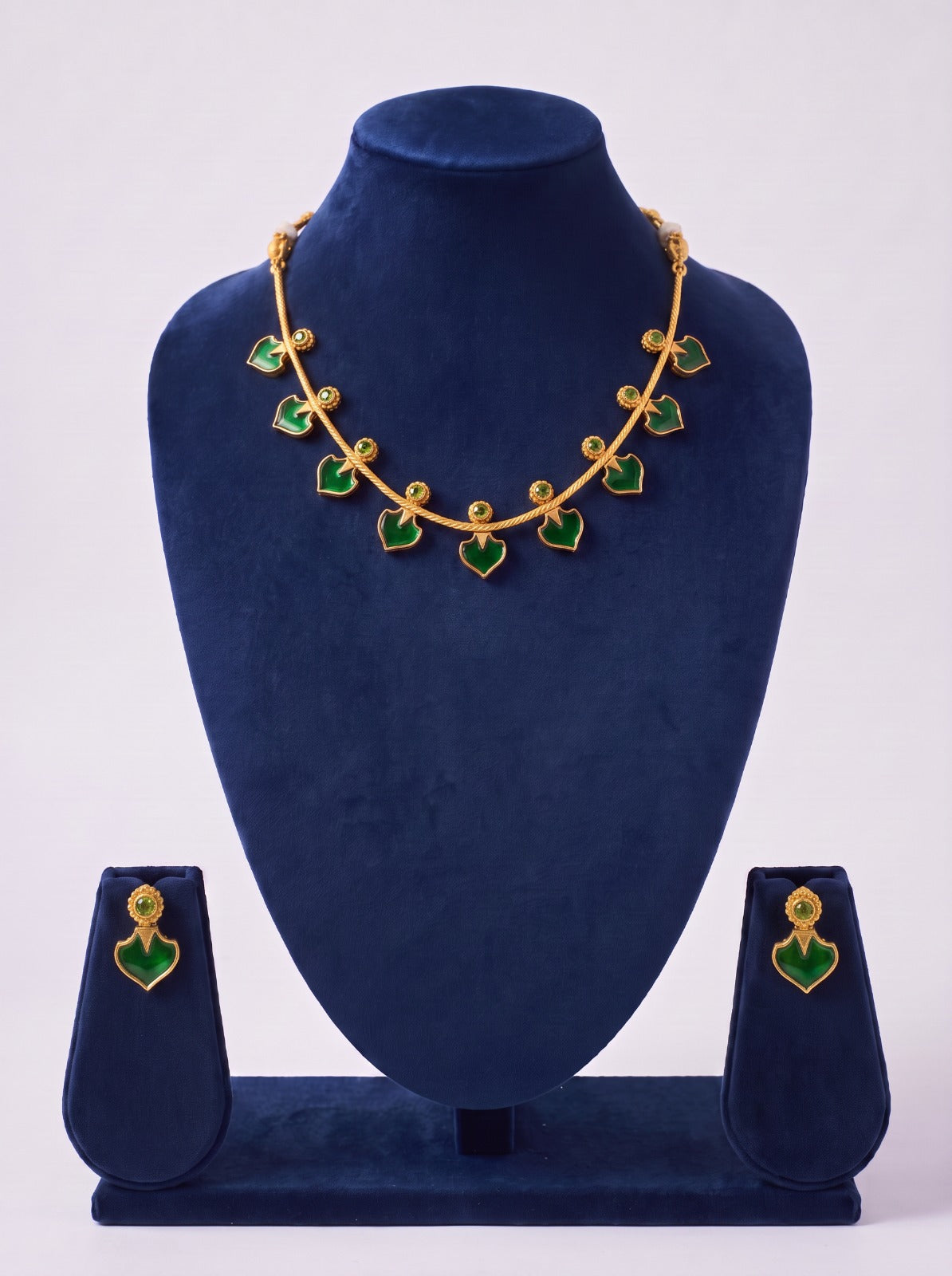 Simple Green Nagapada Necklace With Earrings