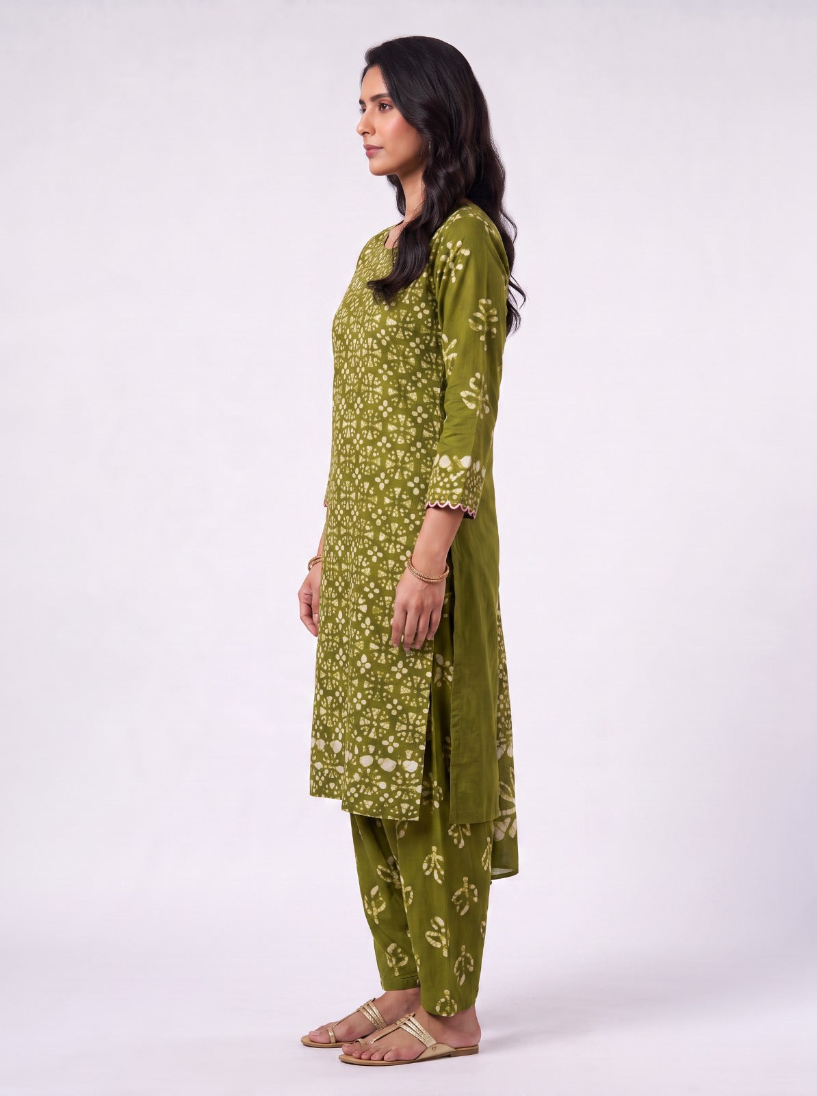 Kavya Batik Print Unstitched Dress Material With Cotton Shawl