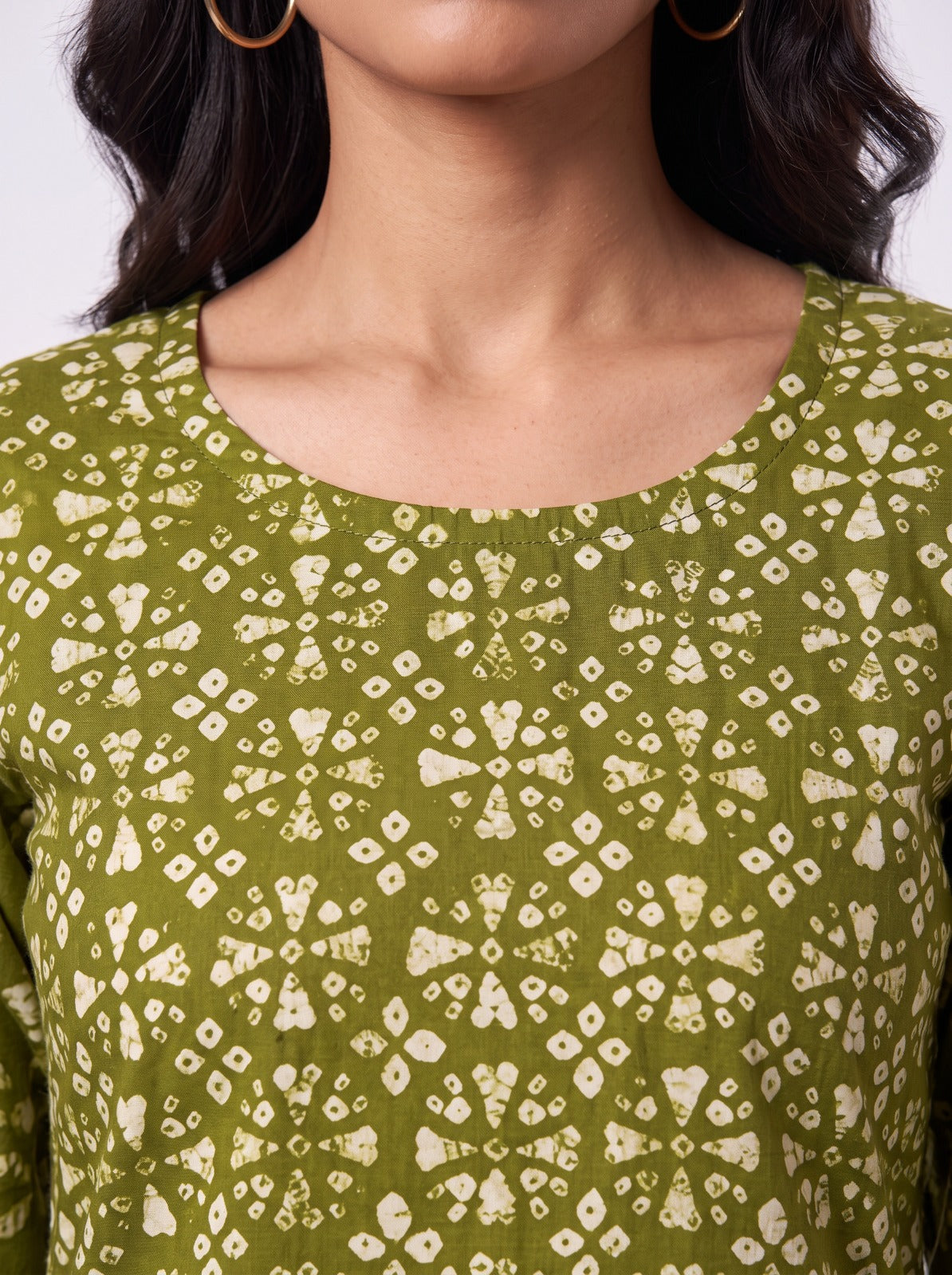 Kavya Batik Print Unstitched Dress Material With Cotton Shawl
