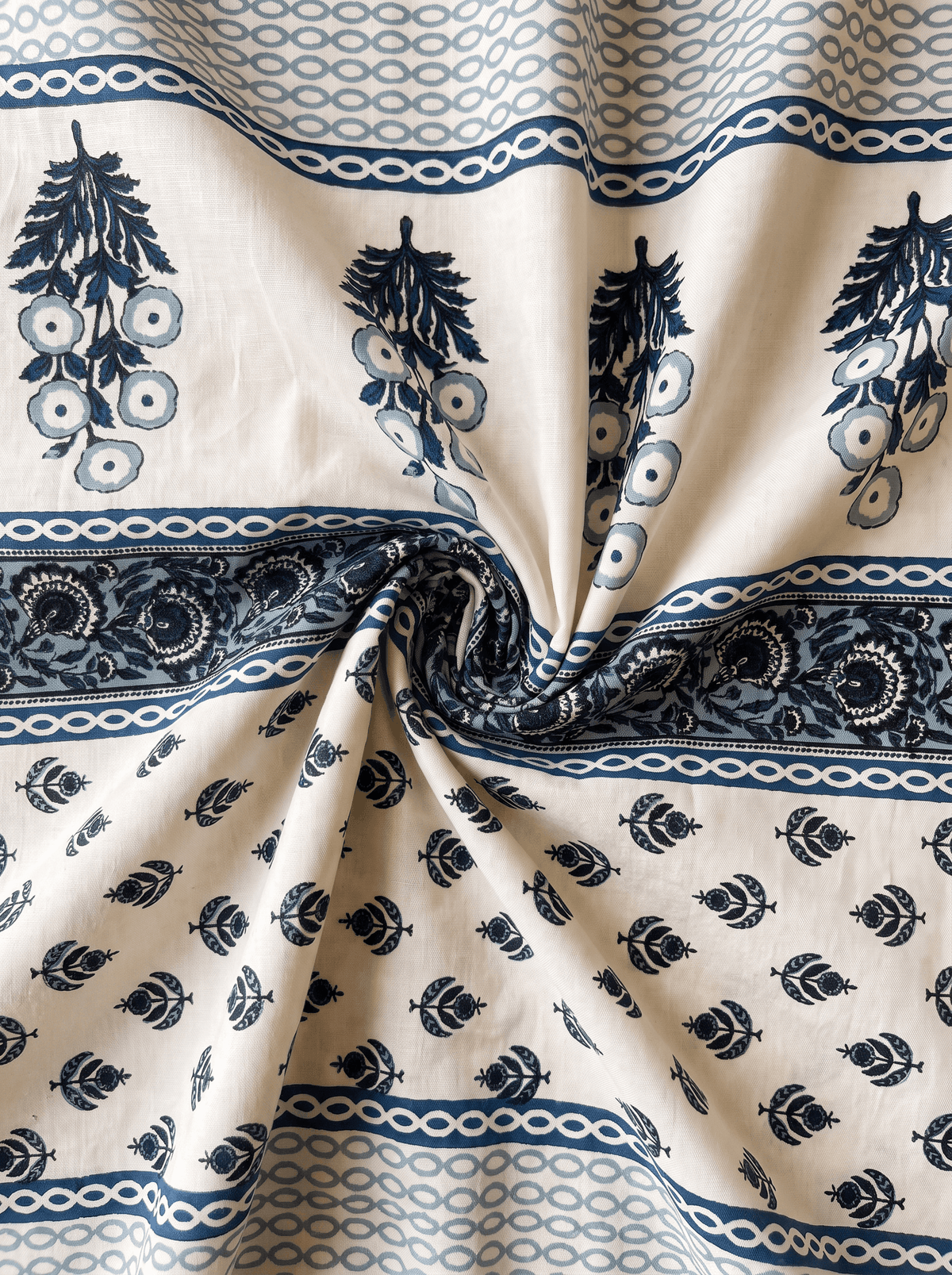 Jaipur Noor Bedsheet With 2 Pillow Covers