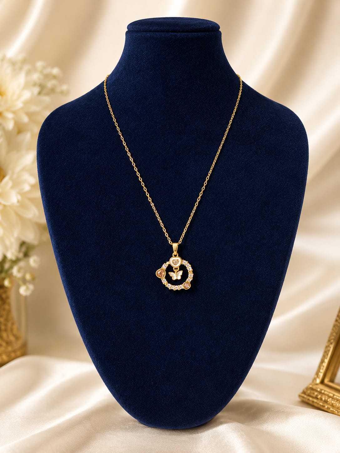 LOVE BUTTERFLY NECKLACE