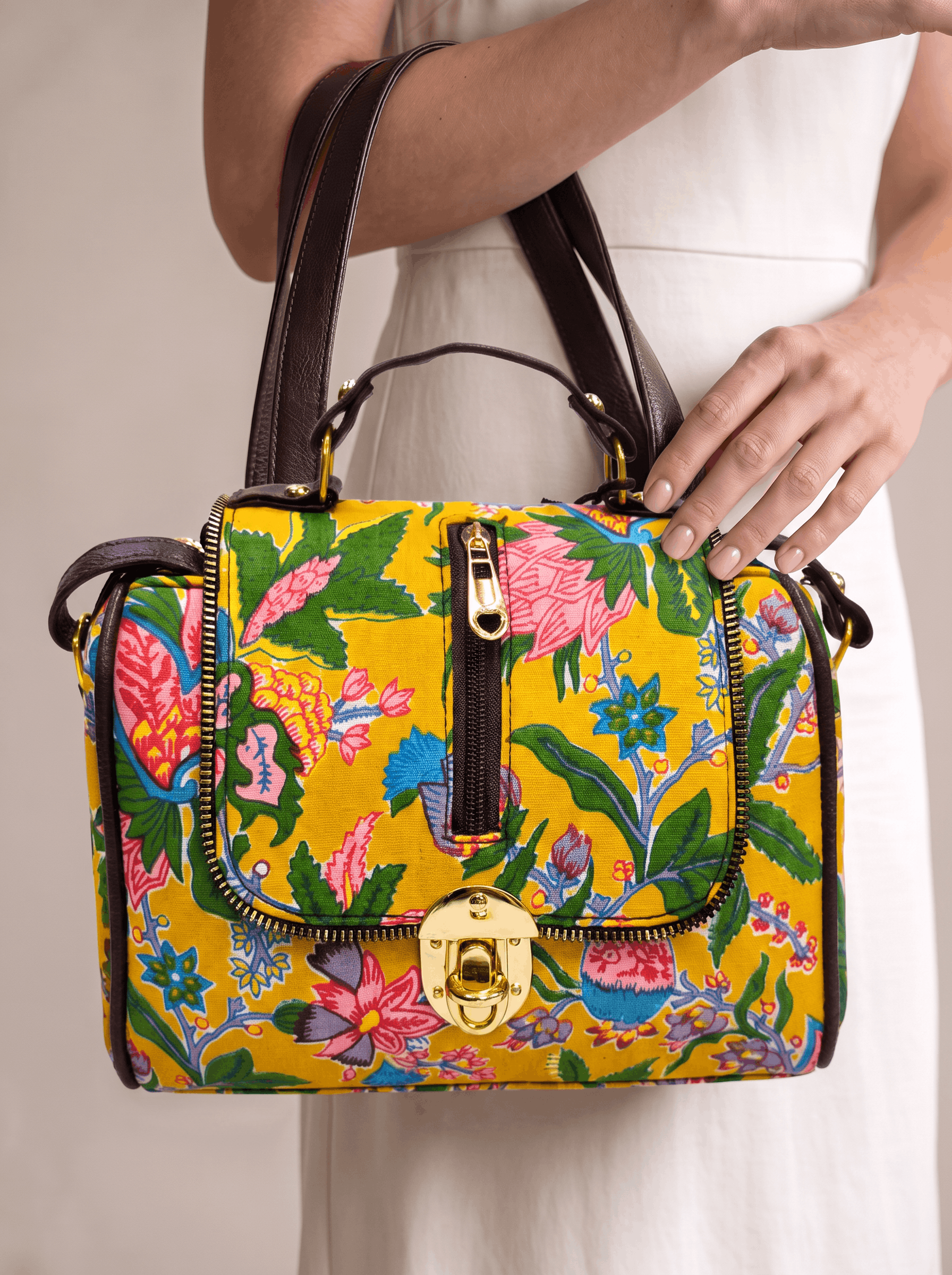 RANG TARANG SLING BAG