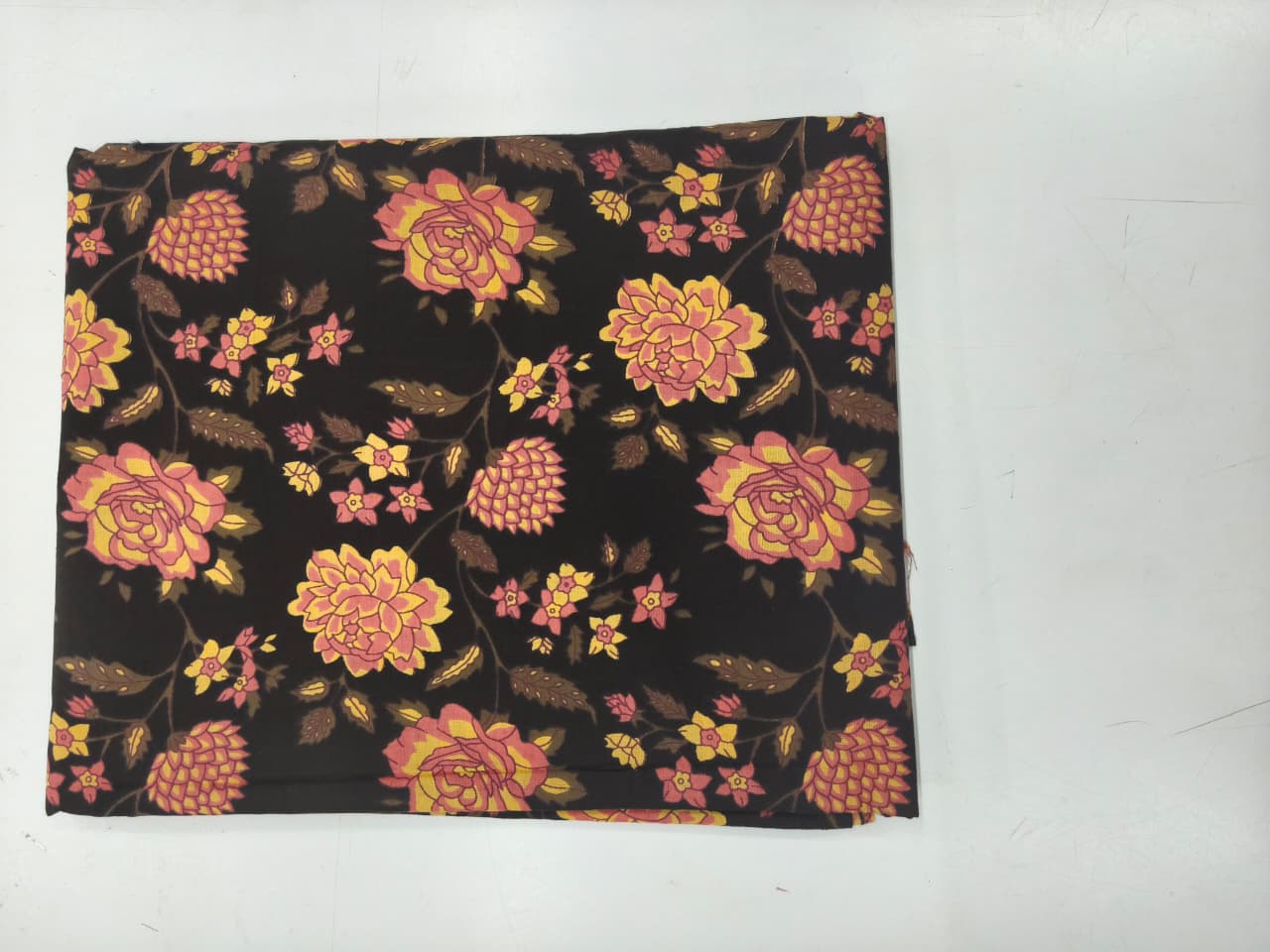 TWILIGHT ROSE UNSTITCHED COTTON DRESS MATERIAL WITH KOTA DORIYA SHAWL
